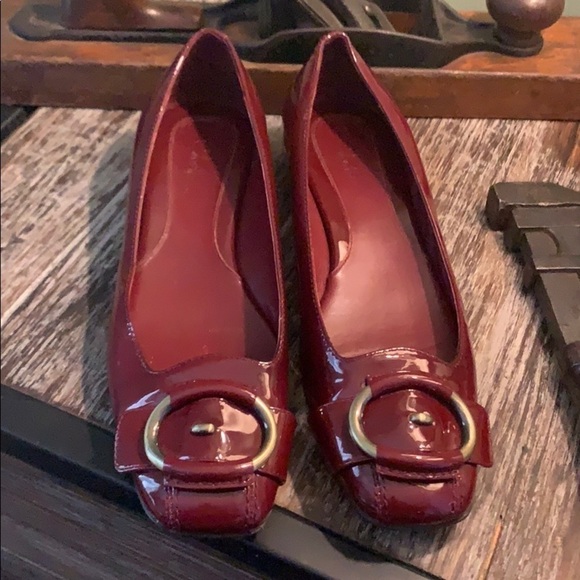 COLE Haan Nike Air Cranberry Patent Leather Flats - Picture 7 of 15